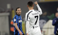Cristiano Ronaldo festeja o bis ante o Inter, na primeira mão da meia-final da Taça de Itália (Luca Bruno/AP)