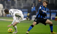 Lance entre Bernardeschi e Barella no Inter-Juventus (Luca Bruno/AP)