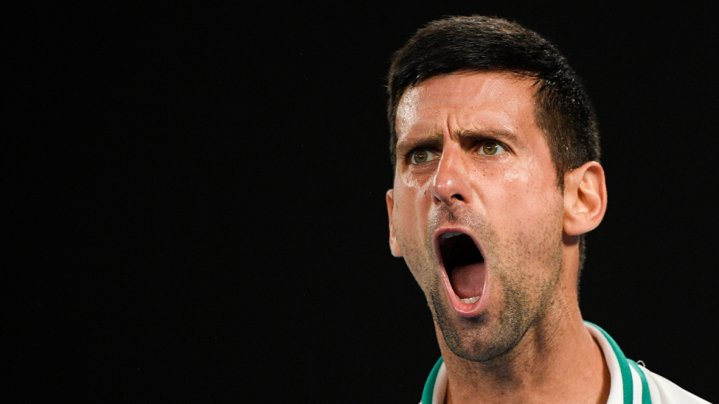 Novak Djokovic qualificou-se para a final do Open da Austrália ao eliminar Karatsev (Andy Brownbill/AP)