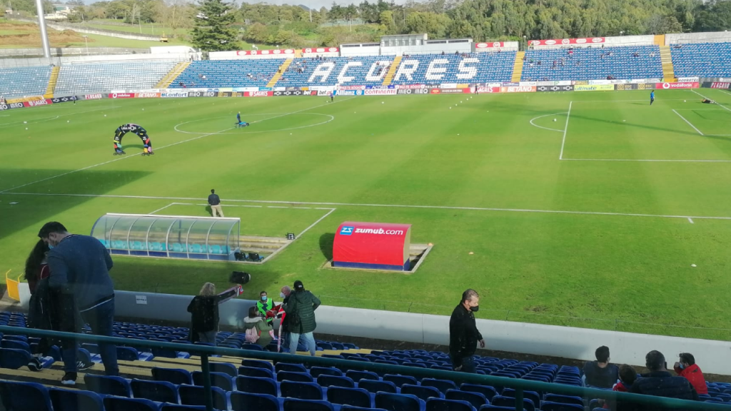 Estádio de São Miguel, no Santa Clara-Paços (Rui Paiva)