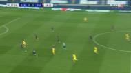 Dembélé ganha as costas da defesa do PSG, mas Navas evita o 1-0 do Barça