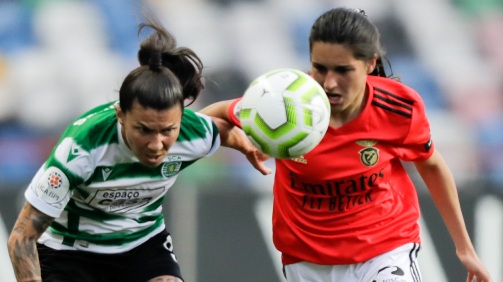 Ana Borges e Kika Nazareth na final da Taça da Liga feminina entre Sporting e Benfica (Paulo Cunha/LUSA)