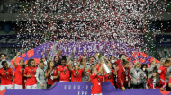 Benfica festeja conquista da Taça da Liga feminina 2020/2021, ganha ao Sporting em Leiria, por 2-1 (Paulo Cunha/LUSA)