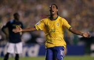 Ronaldinho (AP Photo/Silvia Izquierdo)