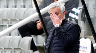 José Mourinho no Newcastle-Tottenham (Scott Heppell/AP)