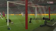 Frango incrível de Neuer (!) e Mbappé dá vantagem ao PSG em Munique