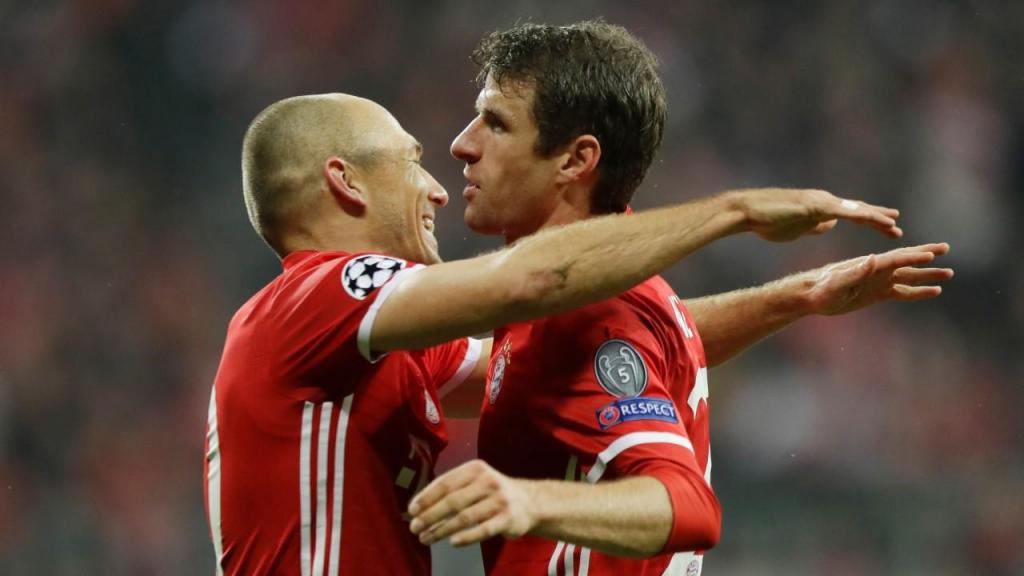 Thomas Muller e Arjen Robben (AP)