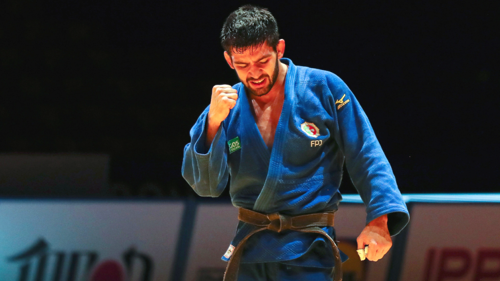 João Crisóstomo festeja medalha de bronze nos Europeus de judo, na categoria - 66 quilos (Nuno Veiga/EPA)