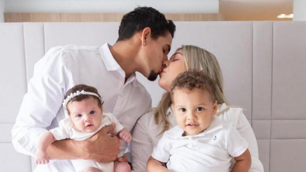 Lucas Veríssimo e a família (foto: instagram @amandafarias)