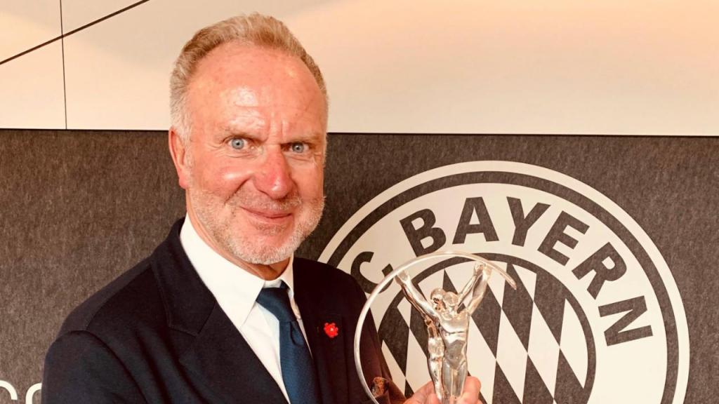 Laureus 2021: Karl-Heinz Rummenigge recebe o prémio «Equipa do Ano» do Bayern (Ernesto Castillo/EPA)