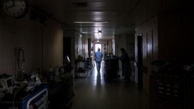 Enfermeiros do Amadora-Sintra pedem escusa de responsabilidade. Hospital diz que casos sociais "estrangulam" as urgências - TVI