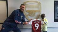 Leo Messo, de dez anos, vai jogar no Arsenal