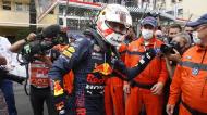Max Verstappen festeja vitória no GP do Mónaco (Sebastien Nogier/AP)