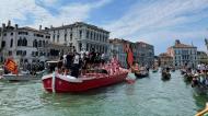 O Veneza festejou a promoção com um passeio de gôndola