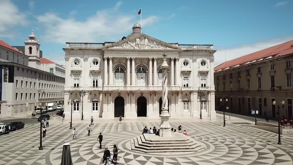 Câmara de Lisboa: equipa de proteção de dados tem cinco pessoas
