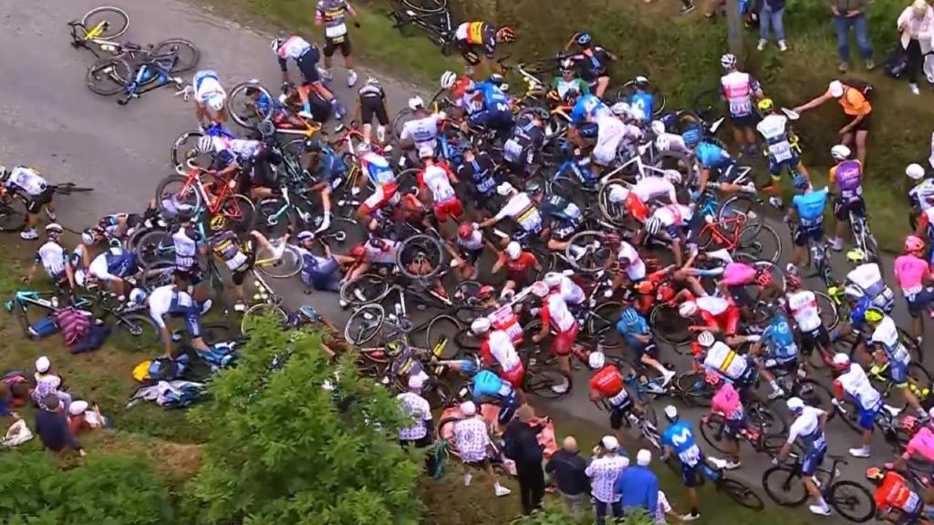 Acidente com dezenas de ciclistas na primeira etapa do Tour