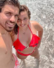 Ruben Neves e a namorada em Ibiza