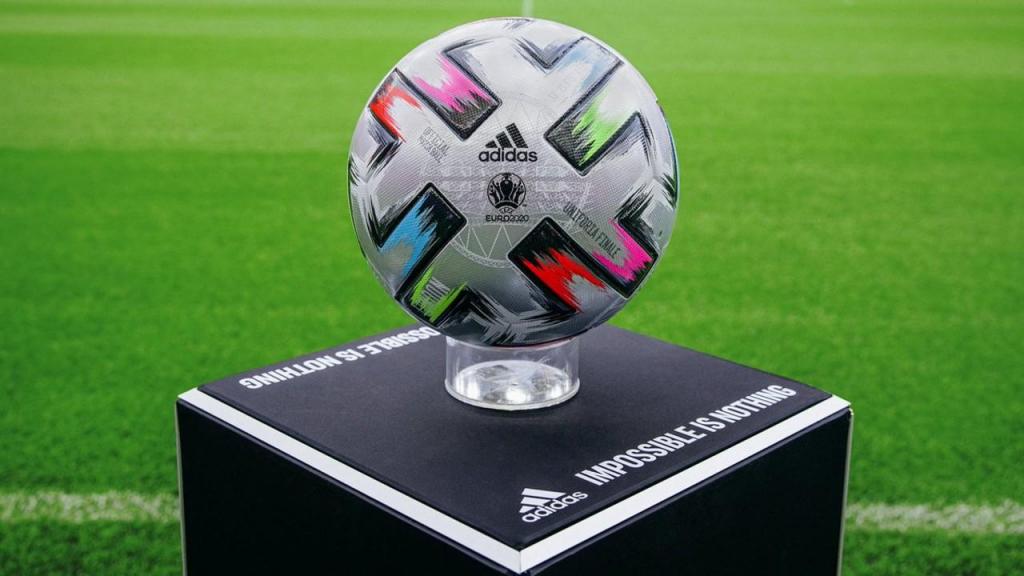 A nova bola da Adidas desenhada para as meias-finais e final do Euro2020