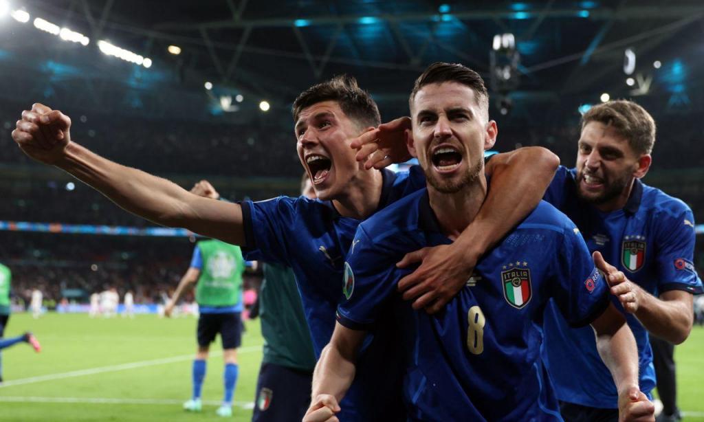 Itália celebra o apuramento para a final do Euro 2020 (Justin Tallis/EPA)