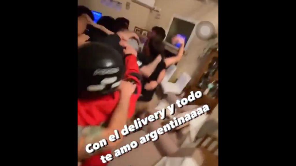 estafeta foi fazer uma entrega e acabou a festejar o título argentino (twitter)