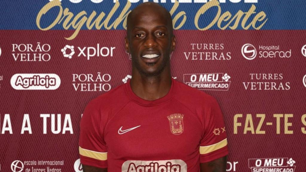 Edinho vai jogar no Torreense aos 39 anos