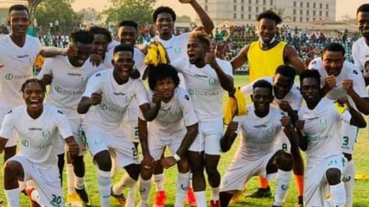Petro de Luanda vence Sagrada Esperança e reforça liderança do Girabola -  Angola - Jornal Record
