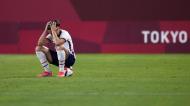 A desilusão de Carli Lloyd com a eliminação dos EUA nas meias-finais do torneio feminino de futebol, ante o Canadá (AP)