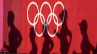 Sobras dos atletas no decorrr dos 50 quilómetros de marcha nos Jogos òlímpicos de Tóquio2020  (AP Photo/Eugene Hoshiko)

