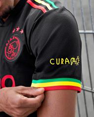 3.º equipamento do Ajax para 2021/22 inspirado em Bob Marley