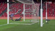 Depay estreia-se a marcar com golaço e resgata empate para o Barça