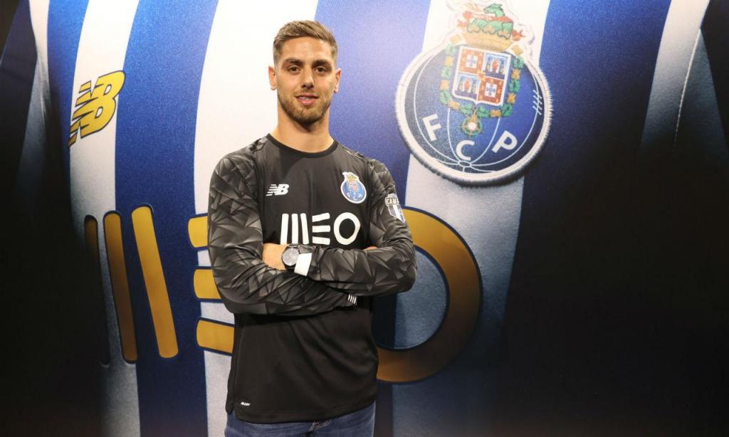Cláudio Ramos (FC Porto): com Marchesín lesionado tem ido para o banco, mas ainda espera pela estreia na equipa principal