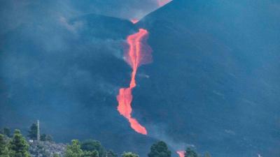 Lava do vulcão em La Palma ocupa mais oito hectares nas últimas horas - TVI