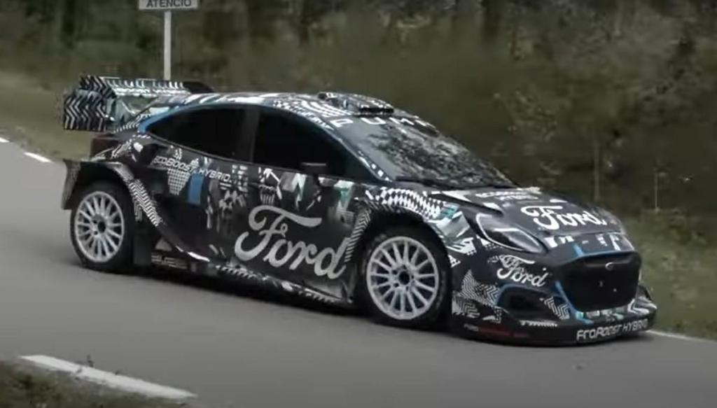 Sébastien loebn com o Ford Puma Hybrid Rally 1 da M-Sport (captura YouTube «Passats de Canto»)