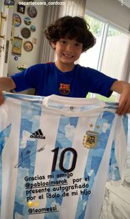 Aimar ofereceu camisola autografada de Messi ao filho de Cardozo (instagram)