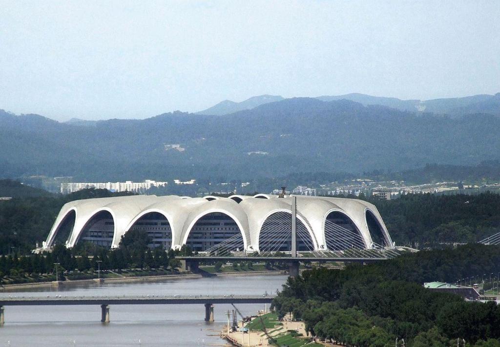 Rungrado 1st of May Stadium, Coreia do Norte (vários desportos) - 114 mil espectadores, lotação estimada