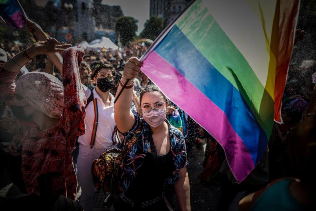 Centenas participam na 30.ª marcha do Orgulho Gay em Buenos Aires