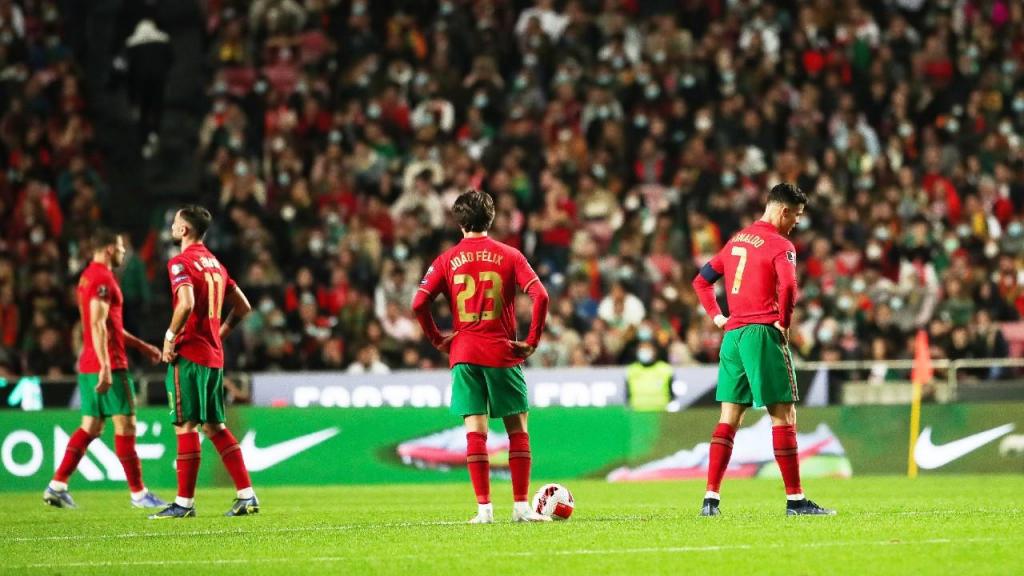 Reação de Bruno Fernandes, João Félix e Cristiano Ronaldo após o Portugal-Sérvia (LUSA)