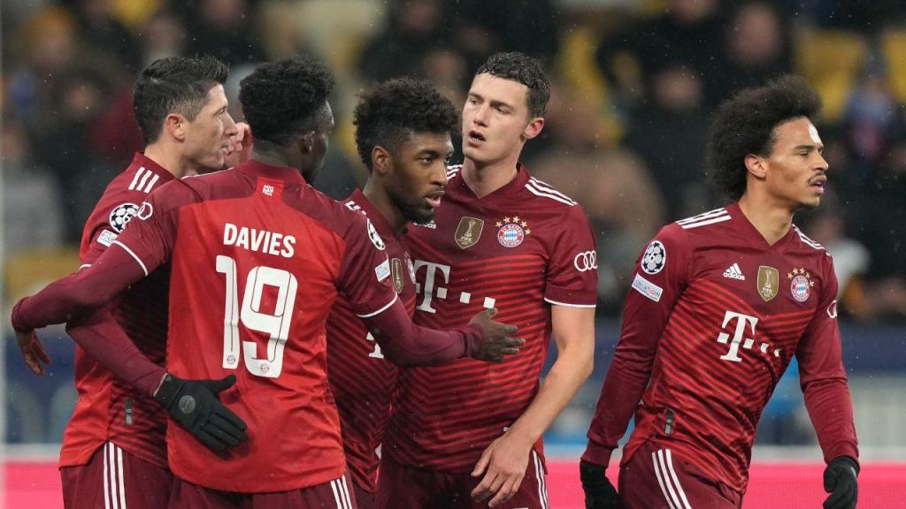 Bayern Munique: vencedor do Grupo E. Tem 15 pontos, 19 golos marcados e três sofridos