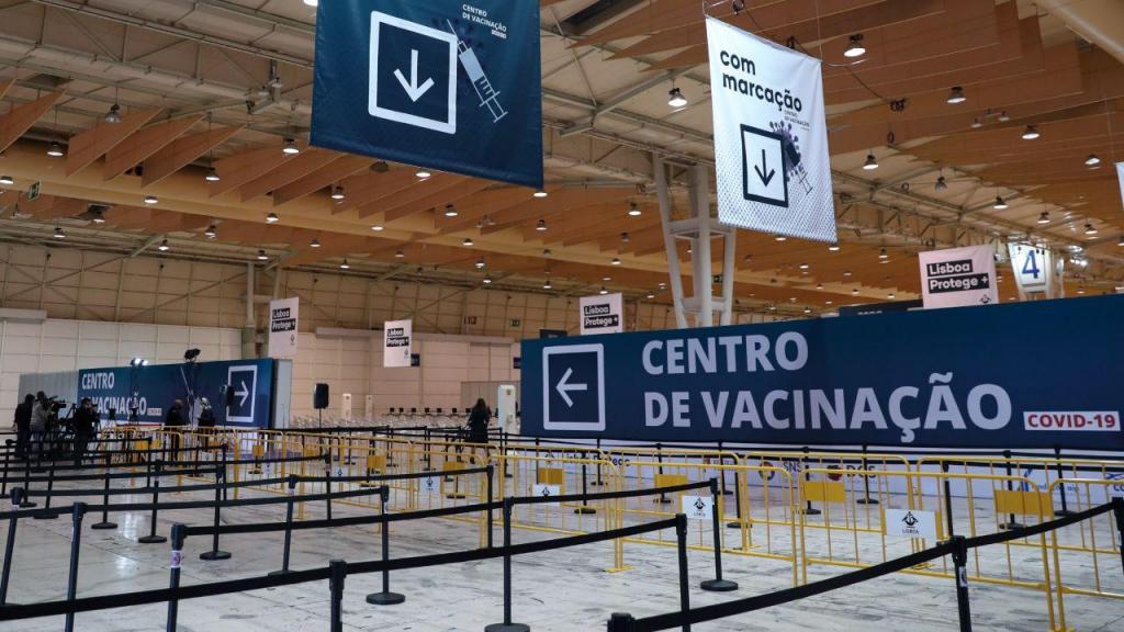 Centro de vacinação na FIL em Lisboa
