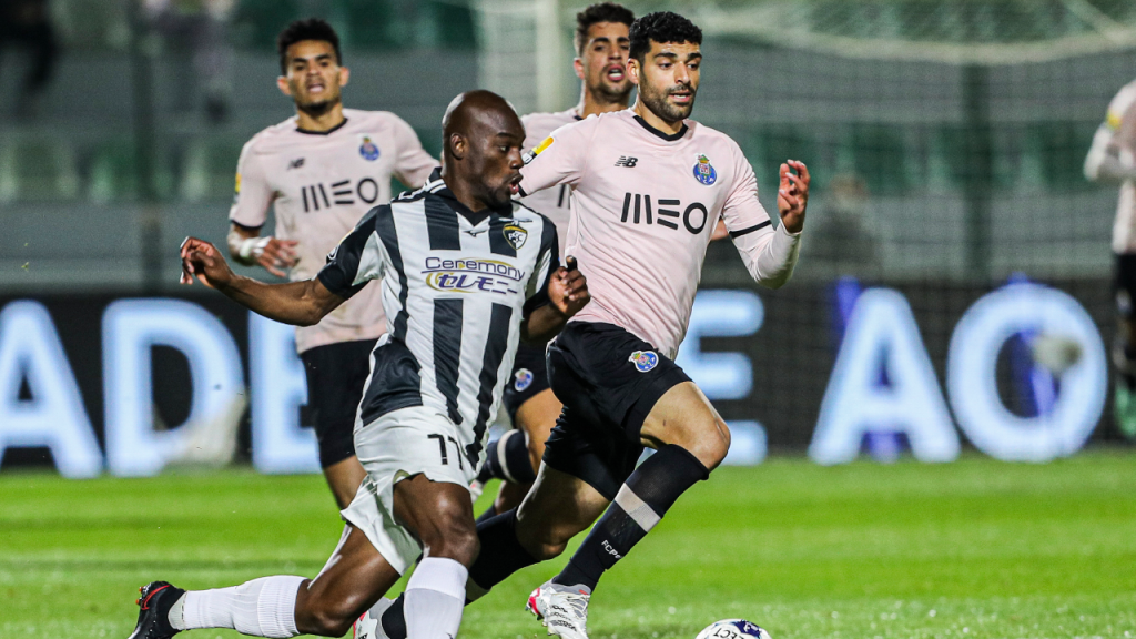 Aylton Boa Morte e Taremi no Portimonense-FC Porto (Lusa)