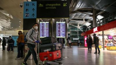 Passageiros nos aeroportos nacionais crescem mais de 28% para 31,3 milhões no 1.º semestre - TVI