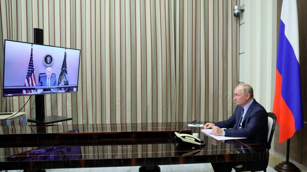 Reunião entre Joe Biden e Vladimir Putin (AP)
