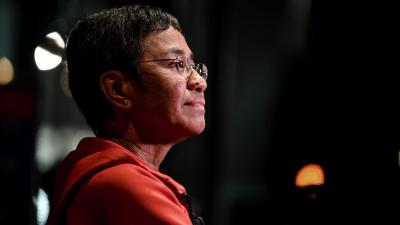 Nobel da Paz Maria Ressa absolvida em caso de evasão fiscal nas Filipinas - TVI