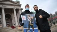 Sérvios saem à rua para apoiarem Djokovic