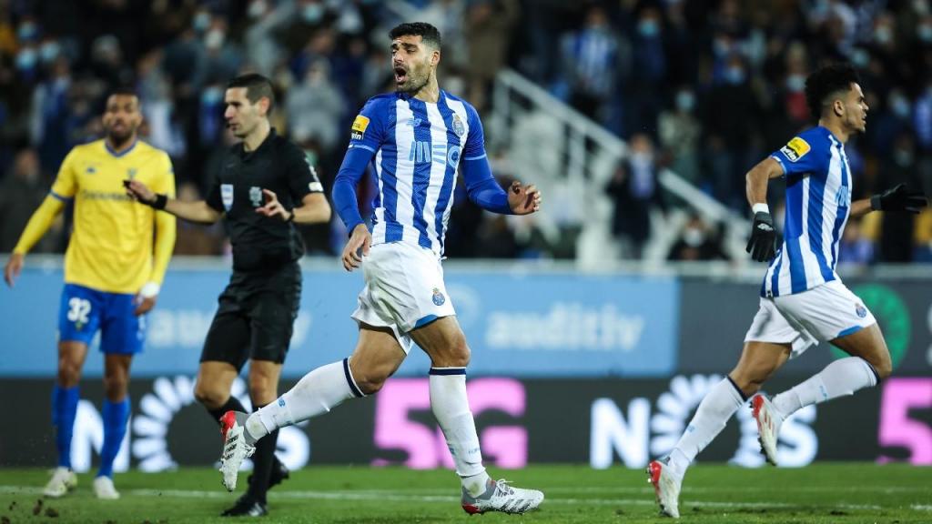 Mehdi Taremi fez o 2-1 no Estoril-FC Porto (Getty Images)