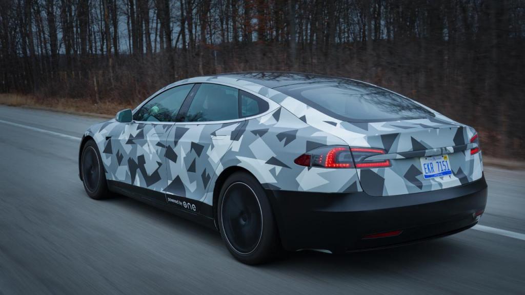 Bateria da ONE dá a Tesla Model S 1210 quilómetros de autonomia