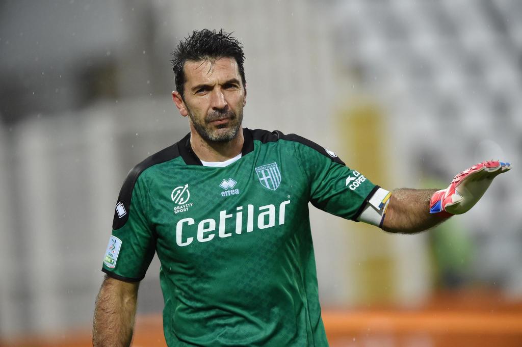 Gianluigi Buffon (guarda-redes, Parma/Itália): 43 anos