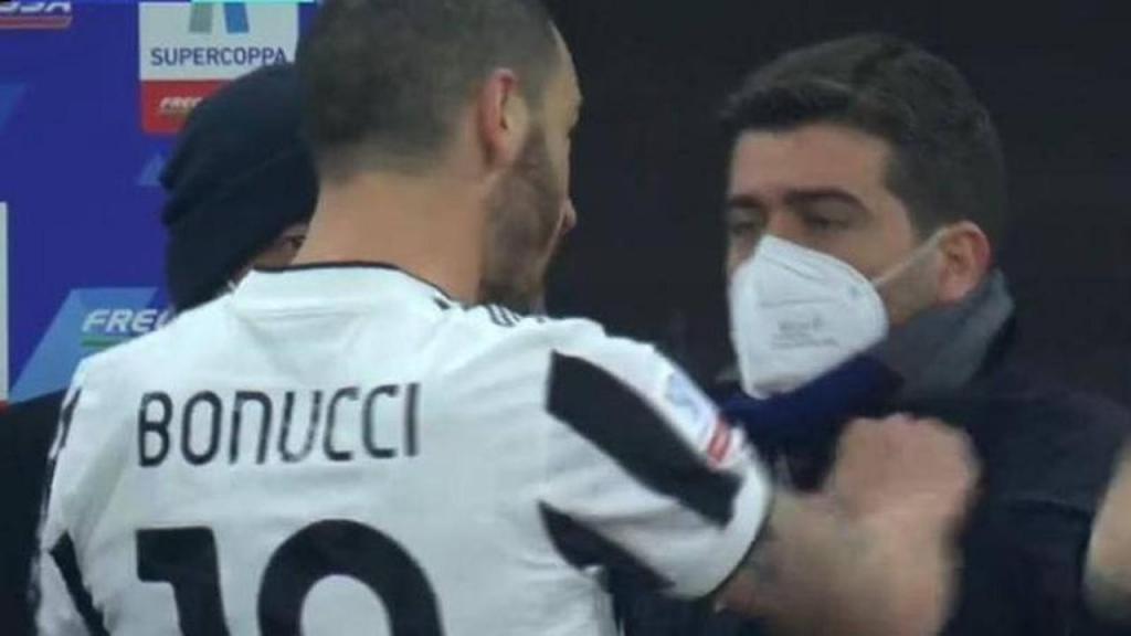 Bonucci de cabeça perdida no Juventus-Inter