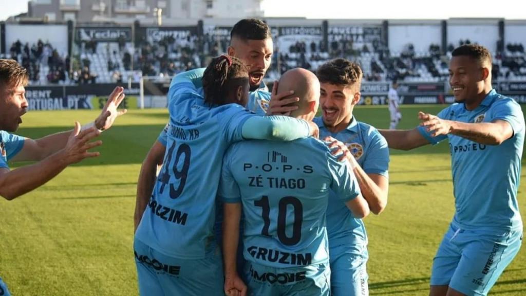 II Liga: Varzim festeja o golo de Zé Tiago, que deu a vitória ante a Académica, na 19.ª jornada (Varzim SC)