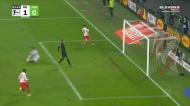 Leipzig «mata» o jogo em mais um lance com envolvimento de André Silva